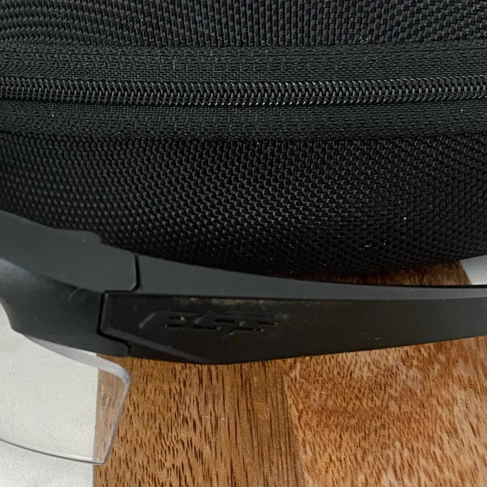 ESS Black and Gray VR Glasses with Case